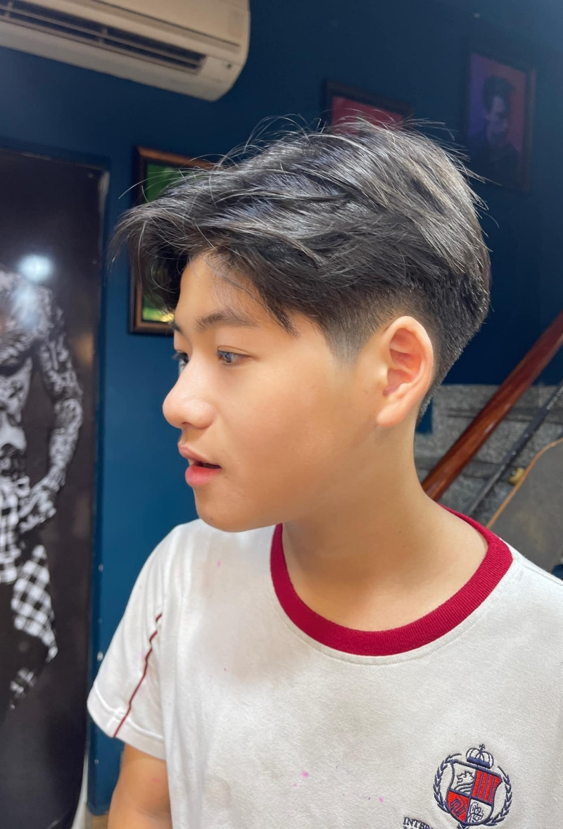 Góc nghiêng của Bánh Mì với chiếc mũi cao, đường nét hài hòa.