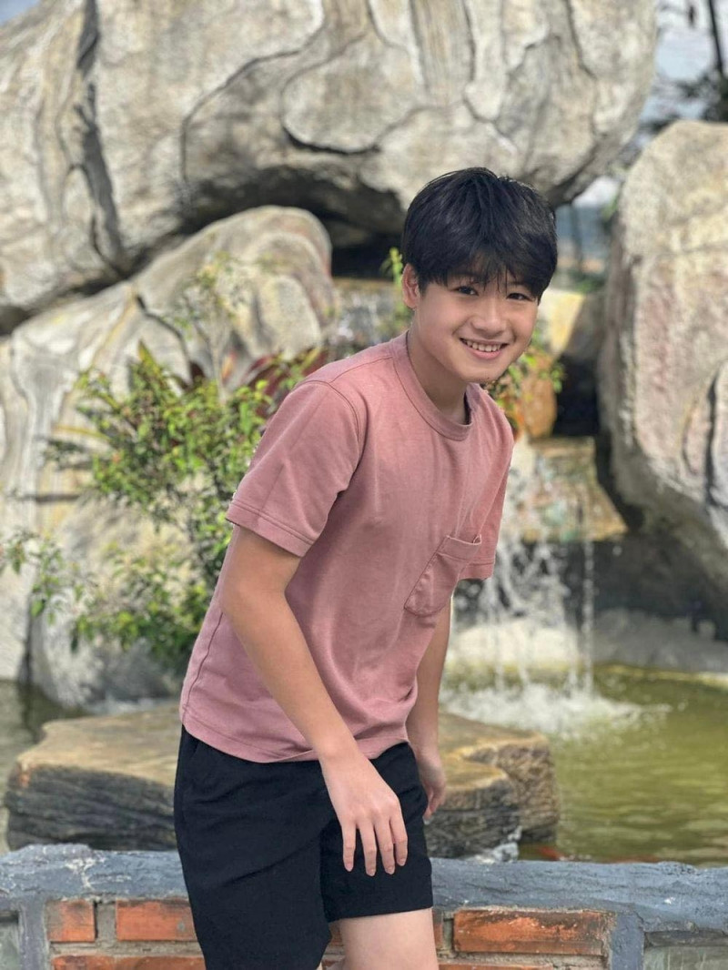 Nụ cười hiền của Bánh Mì dễ dàng để lại thiện cảm cho người khác.