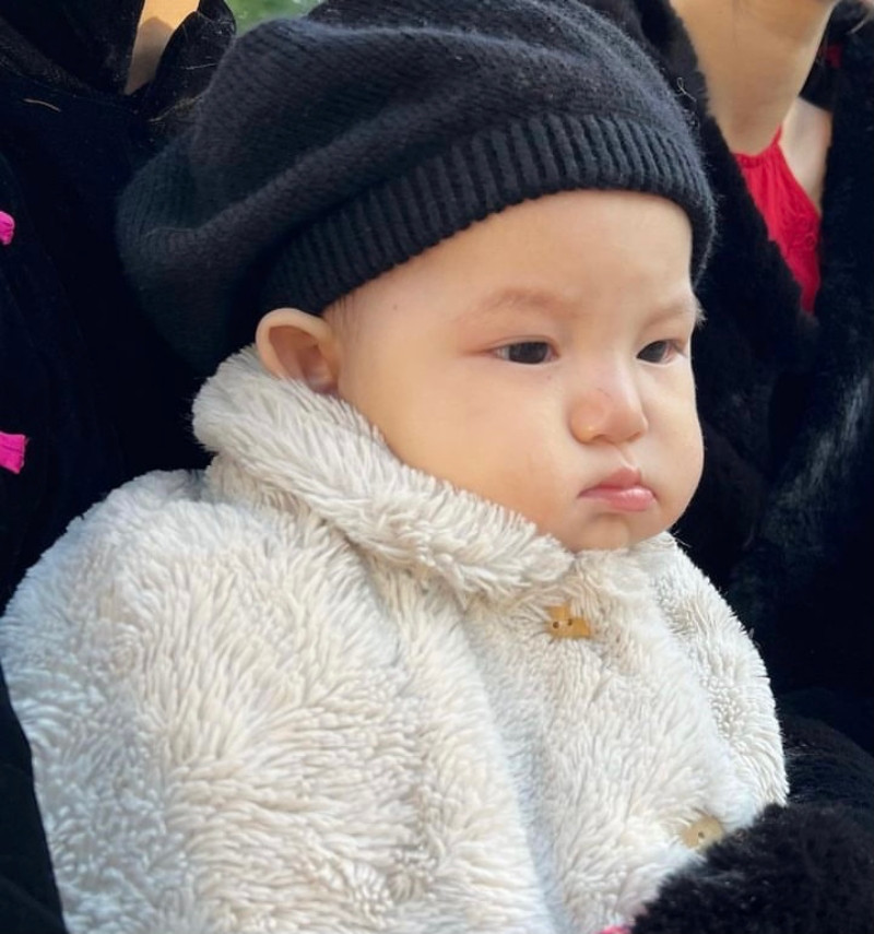 Em bé "quyền lực" đi show thời trang luôn nè.