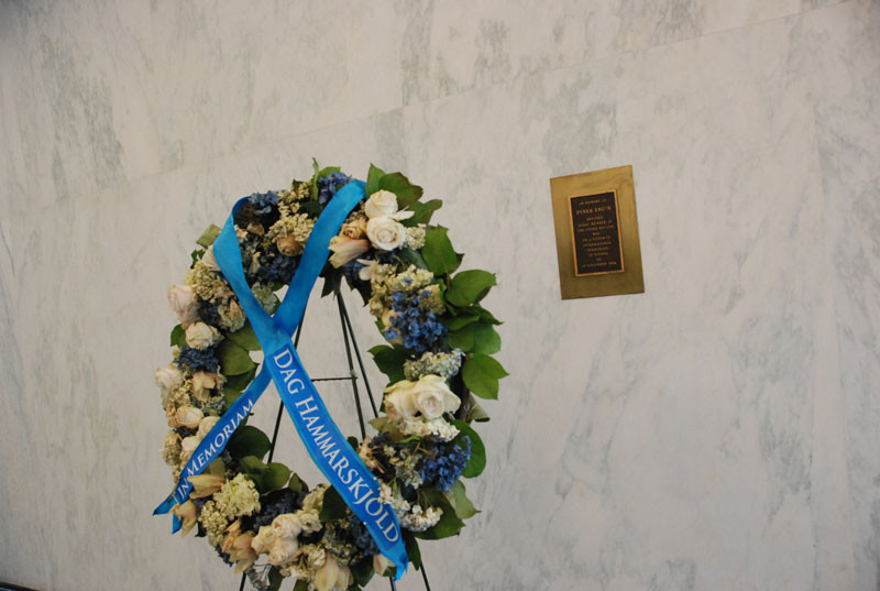 Góc tưởng niệm một quan chức của LHQ ở tầng 1 