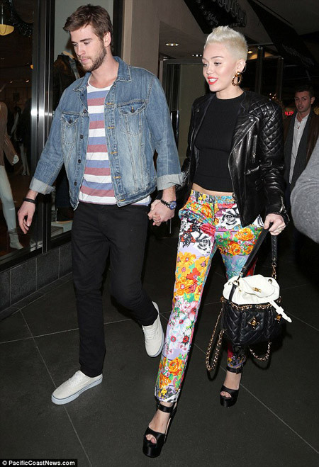 Miley và bạn trai thưở còn mặn nồng