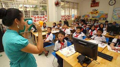 Một buổi học tiếng Anh của học sinh lớp 3 Trường tiểu học Phan Đình Phùng, Q.3, TP.HCM. Đây là một trong chín trường tại TP.HCM được chọn thí điểm dạy tiếng Anh từ lớp 3