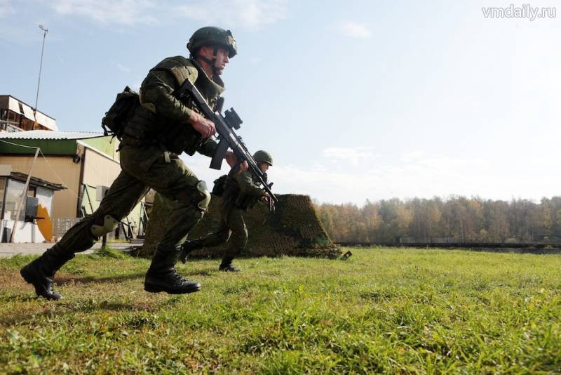 Xuất pháp tấn công với súng trường hiện đại nhất, AK-12