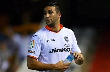 Adil Rami rời Valencia vì bị bỏ rơi