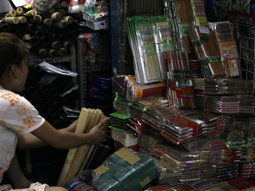 Ðũa Trung Quốc ðuợc bày bán trong chợ Bình Tây, quận 6 - TPHCM. Ảnh: QUỐC THẮNG