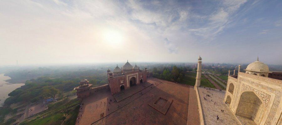 Giá vé vào cửa đối với du khách nước ngoài là 14 USD một người