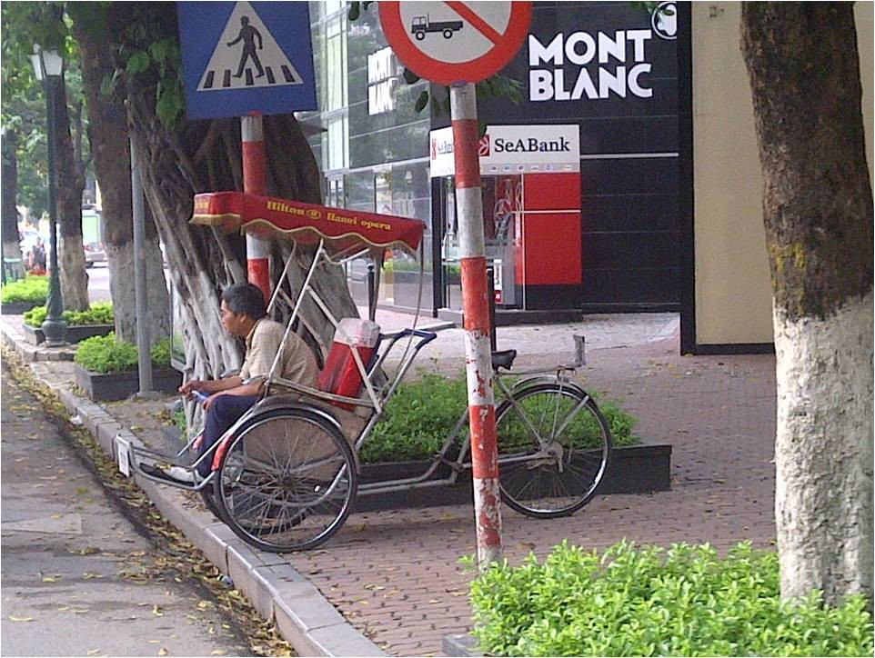 Đỗ xích lô sai nơi quy định