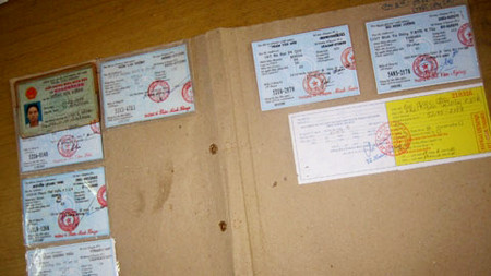 Giấy đăng ký xe giả được tội phạm chào bán.