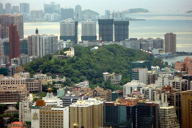 Nay thì những ngôi nhà cũ đã biến mất để nhường chỗ cho những tòa cao ốc. Ảnh: Wikipedia