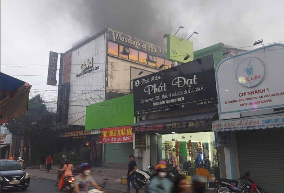 Vụ cháy xảy ra ở cơ sở massage &amp; spa trên đường số 2, phường An Khánh, TP Thủ Đức. (Hình ảnh do người dân chia sẻ)