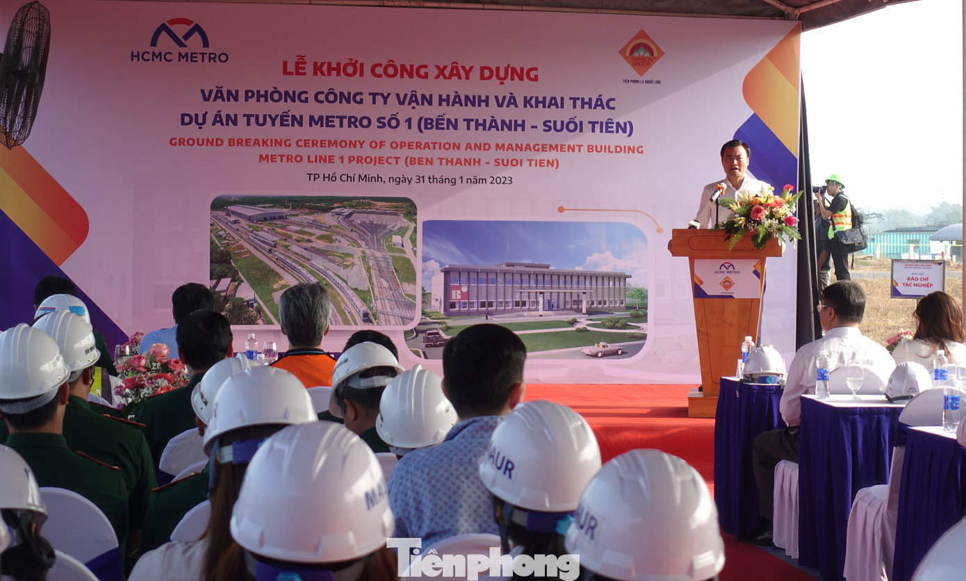 Quang cảnh buổi lễ khởi công xây dựng văn phòng công ty vận hành và khai thác tuyến metro số 1 TPHCM.