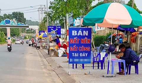 Vé bay 'đặc khu' khan hiếm, tăng chóng mặt vì cơn sốt đất? ảnh 1