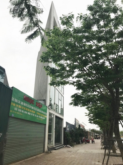 Nhan nhản nhà 'siêu mỏng, siêu méo' trên đường nghìn tỷ ảnh 1