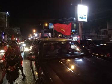 Đêm cuồng nhiệt với chức vô địch AFF Cup 2018 của tuyển Việt Nam ảnh 15