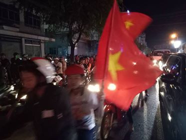 Đêm cuồng nhiệt với chức vô địch AFF Cup 2018 của tuyển Việt Nam ảnh 17