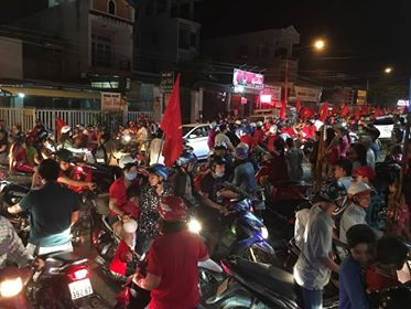 Đêm cuồng nhiệt với chức vô địch AFF Cup 2018 của tuyển Việt Nam ảnh 26