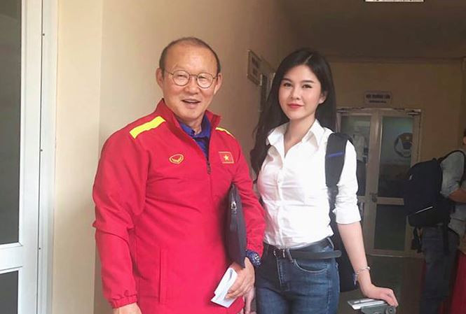 Cổ động viên vỡ òa sau bàn mở tỷ số của Anh Đức ảnh 45