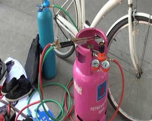 Cấu tạo cả một máy hàn để hành sự