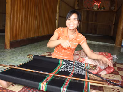 Nụ cười dệt vải của A lăng Den. Nụ cười dệt vải của A lăng Den