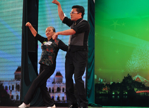 Tiết mục nhảy trong đêm thi đầu tiên của cô gây xôn xao cộng đồng mạng. Tiết mục nhảy trong đêm thi đầu tiên của cô gây xôn xao cộng đồng mạng