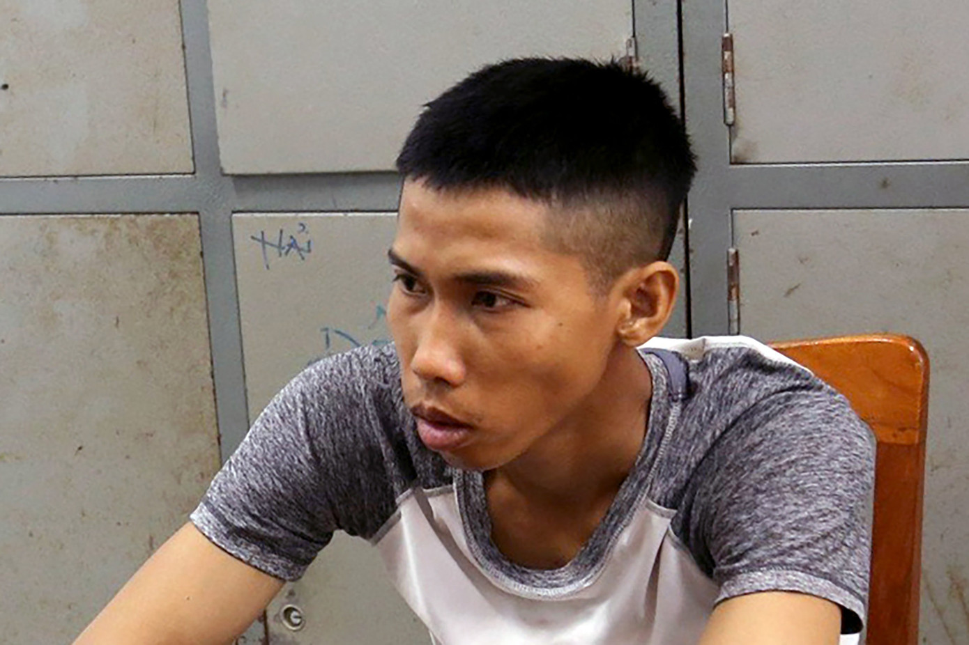 "Phượt thủ" Nguyễn Thành Chung tại cơ quan công an. Ảnh: CACC.