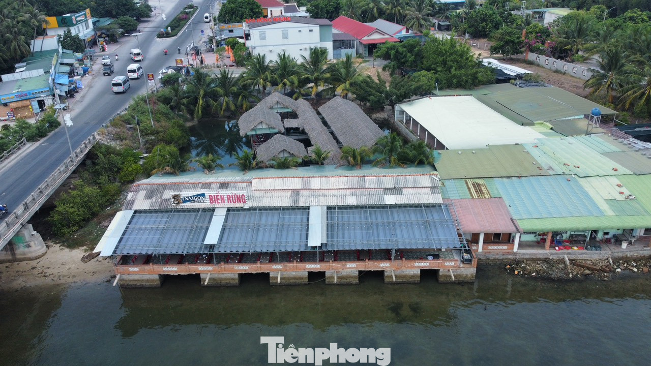 Đất xây dựng nhà hàng Biển Rừng là đất công ích cho doanh nghiệp thuê.