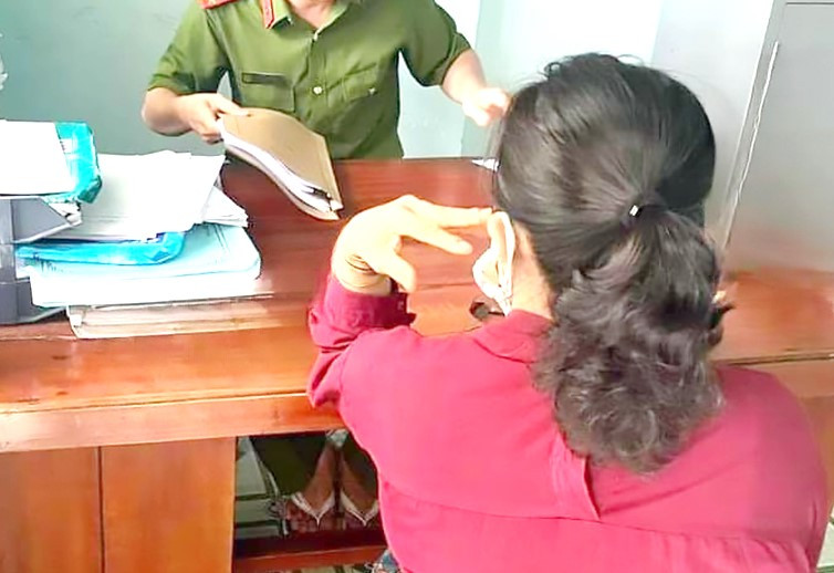 Bà N.T.K.H làm việc với cơ quan công an Bà N.T.K.H làm việc với cơ quan công an