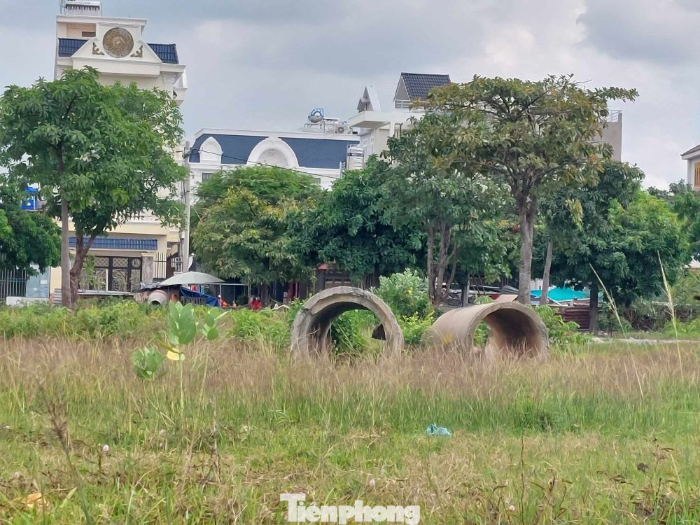 Tuy chưa đủ điều kiện pháp lý nhưng từ năm 2016, Công ty Đất Nguồn (đơn vị phân phối) đã thực hiện việc chuyển nhượng nền đất cho nhiều khách hàng.