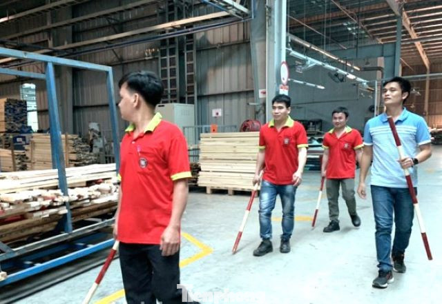 Đội CNXK tự quản về ANTT trong doanh nghiệp tại Bình Dương