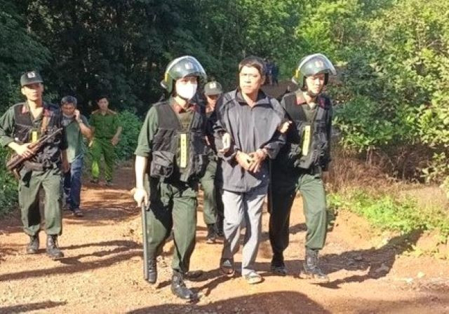 Nghi phạm Lê Đức Đông bị bắt giữ Ảnh: H.G