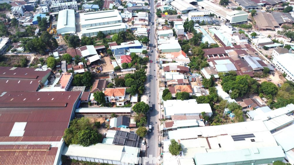 Lãnh đạo Sở Công Thương tỉnh Bình Dương cho biết, đề án di dời các DN trong khu dân cư là một chủ trương lớn của tỉnh; kế hoạch di dời được thông báo trước để các DN có thời gian chuẩn bị.