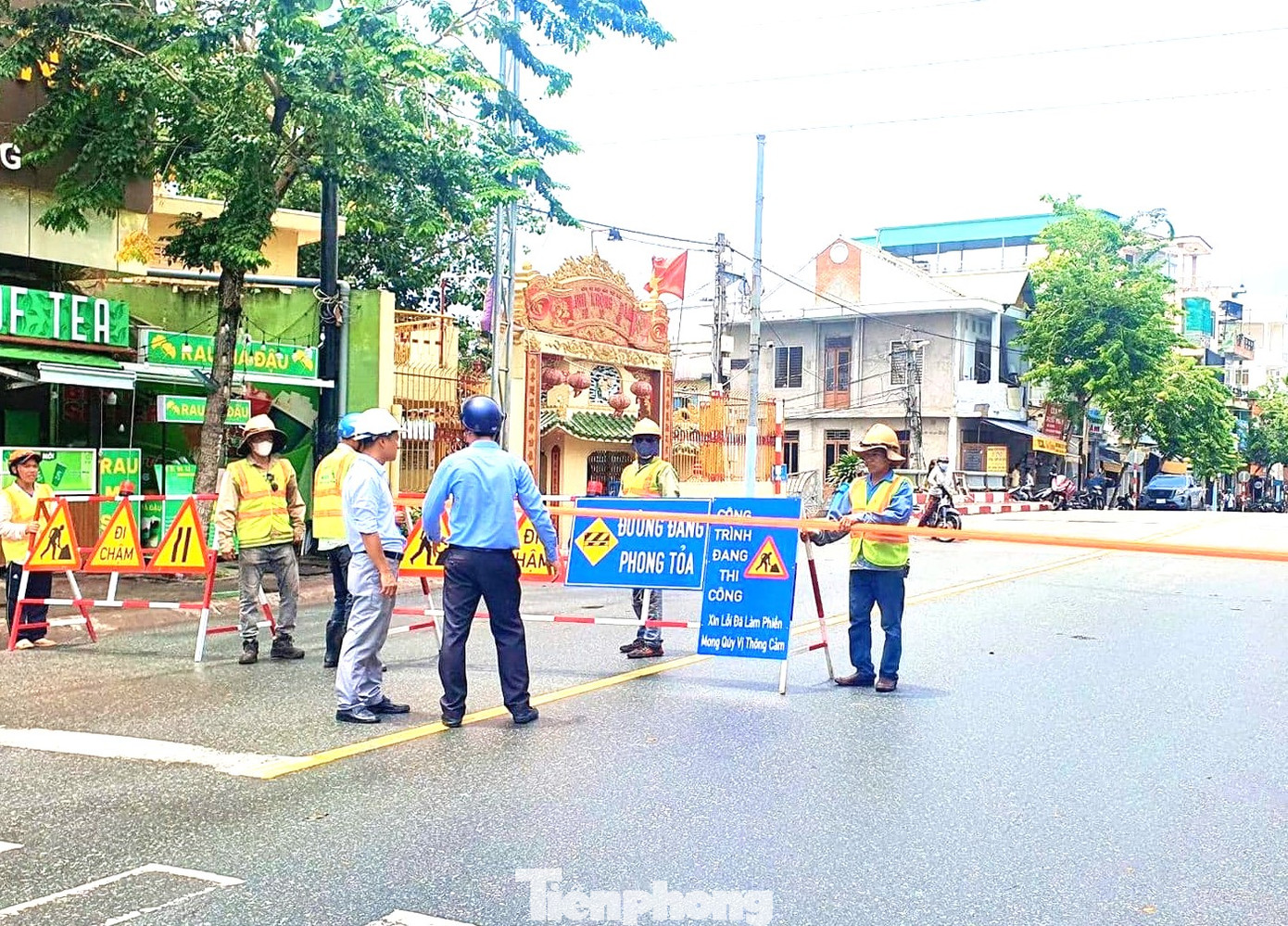 Phong tỏa đường Cách Mạng Tháng Tám để thi công khắc phục tình trạng ngập úng