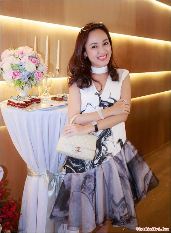 Gu thời trang đặc biệt của BTV Thời sự Hoài Anh ảnh 5