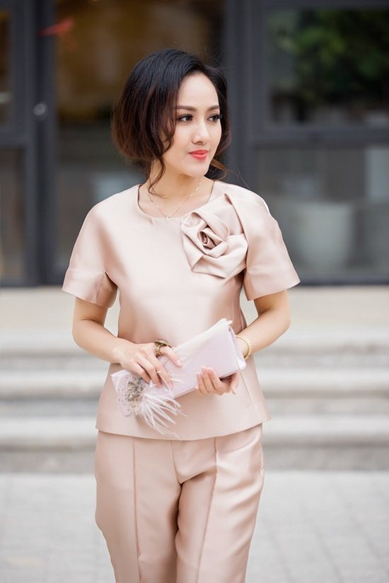 Gu thời trang đặc biệt của BTV Thời sự Hoài Anh ảnh 10