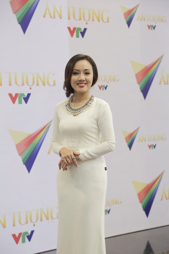 Gu thời trang đặc biệt của BTV Thời sự Hoài Anh ảnh 9