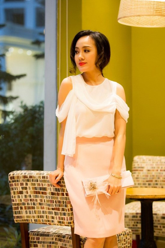 Gu thời trang đặc biệt của BTV Thời sự Hoài Anh ảnh 2