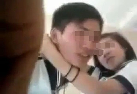 Hai nhân vật chính tự quay clip 