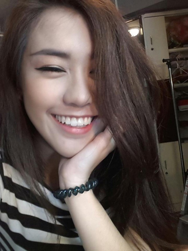 Hình ảnh Phở Ngọc Thảo khi chia tay năm 2013. Bài viết: http://news.zing.vn/Cac-hot-girl-khoe-anh-xitin-don-nam-moi-post381891.html#category_featured.noibat Nguồn Zing News 