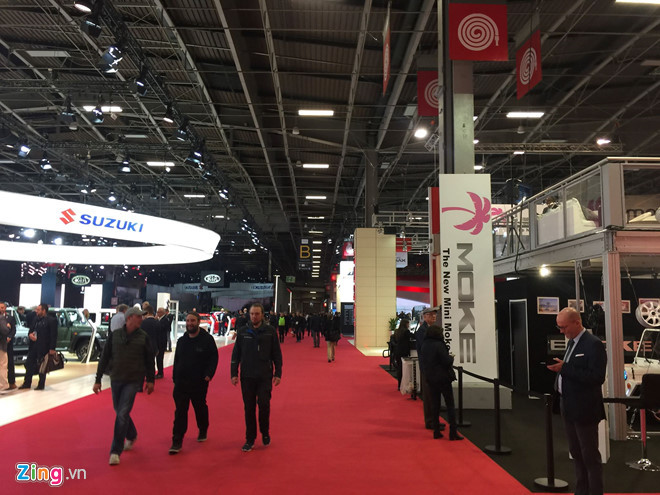 Hoa hậu Tiểu Vy và David Beckham xuất hiện bên xe Vinfast ảnh 16