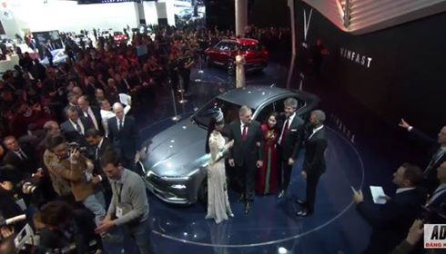 Hoa hậu Tiểu Vy và David Beckham xuất hiện bên xe Vinfast ảnh 5