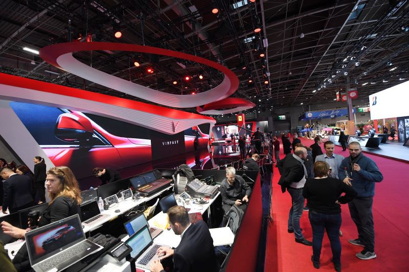 Hoa hậu Tiểu Vy và David Beckham xuất hiện bên xe Vinfast ảnh 19