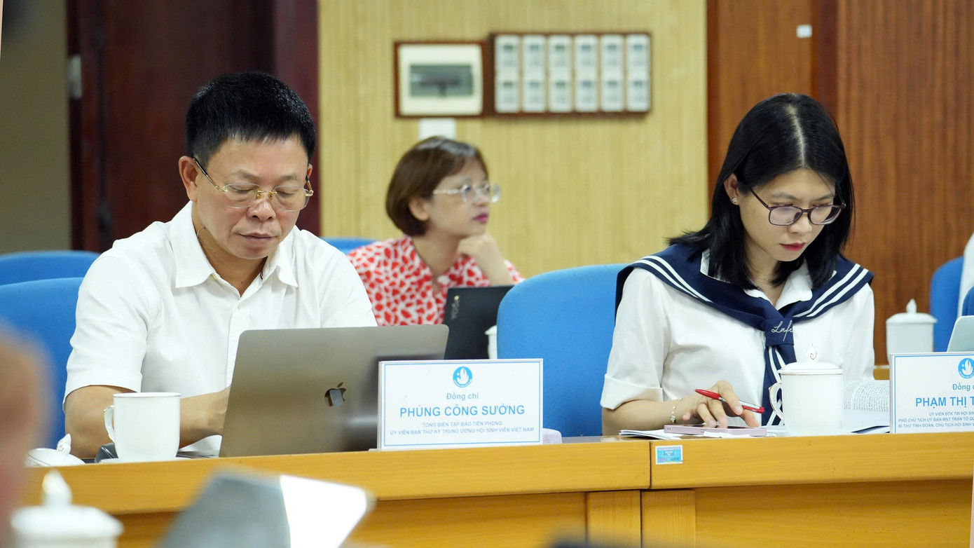 Các đại biểu tham dự hội nghị. Các đại biểu tham dự hội nghị.