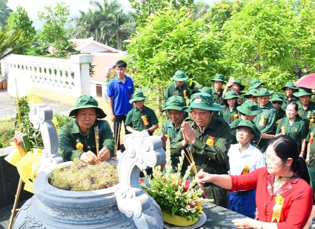 Các cựu thanh niên xung phong tham gia hoạt động về nguồn tại tỉnh Thái Nguyên nhân dịp kỷ niệm 75 năm Ngày truyền thống Lực lượng TNXP Việt Nam (15-7-1950 / 15-7-2025).