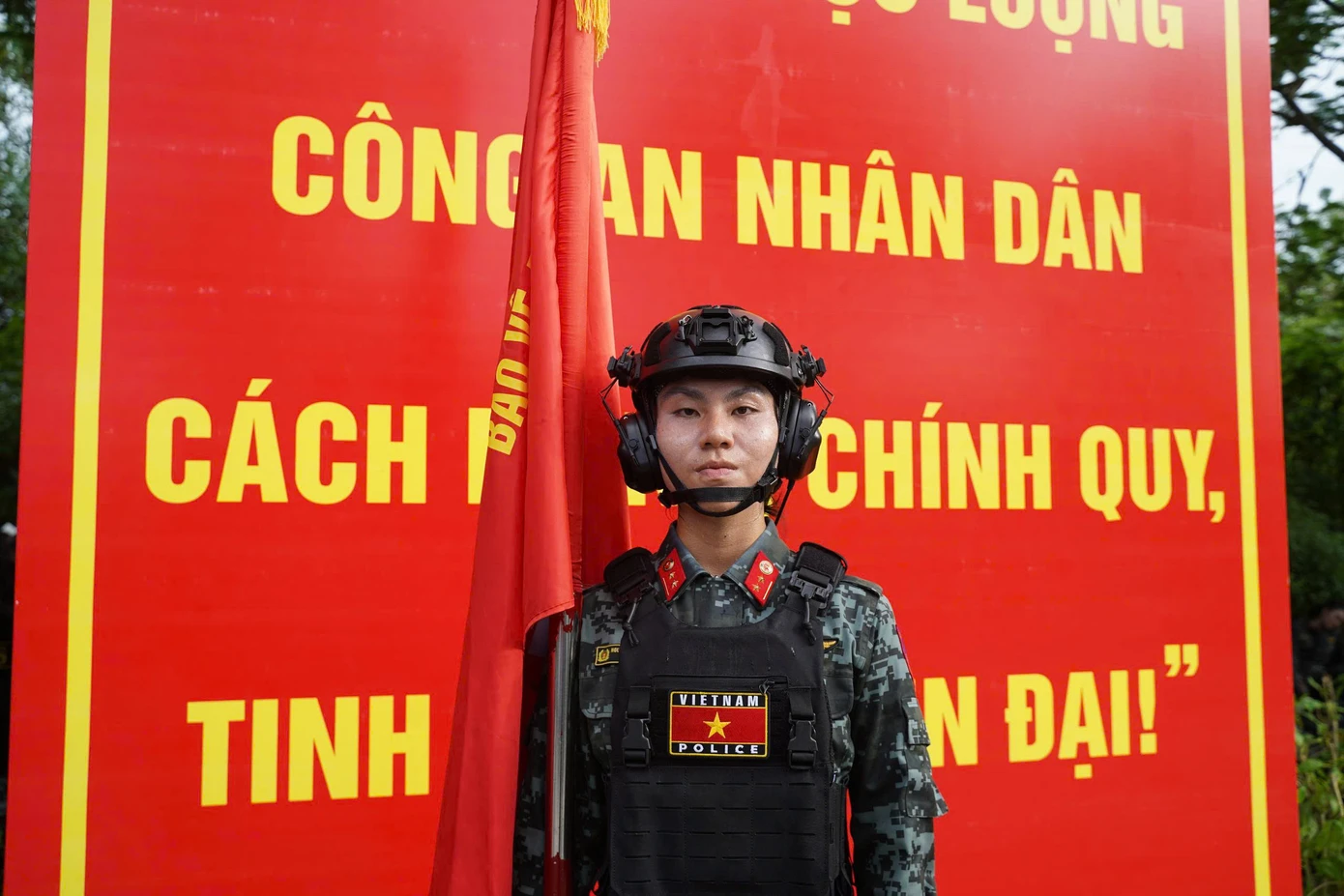 Nguyễn Thị Hồng Vân - cô gái đến từ miền Tây sông nước Đồng Tháp hiện là chiến sĩ thuộc khối nữ Cảnh sát đặc nhiệm.