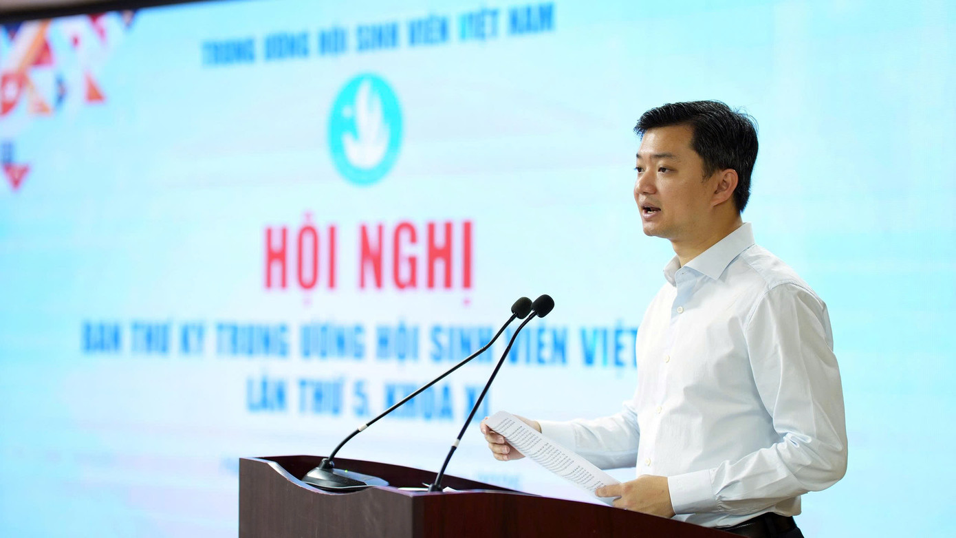 Anh Nguyễn Minh Triết - Bí thư T.Ư Đoàn, Chủ tịch T.Ư Hội SVVN phát biểu khai mạc hội nghị. Anh Nguyễn Minh Triết - Bí thư T.Ư Đoàn, Chủ tịch T.Ư Hội SVVN phát biểu khai mạc hội nghị.