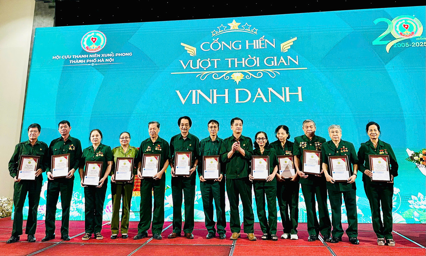 Hội Cựu thanh niên xung phong thành phố Hà Nội tổ chức Lễ kỷ niệm 75 năm Ngày truyền thống lực lượng thanh niên xung phong Việt Nam.