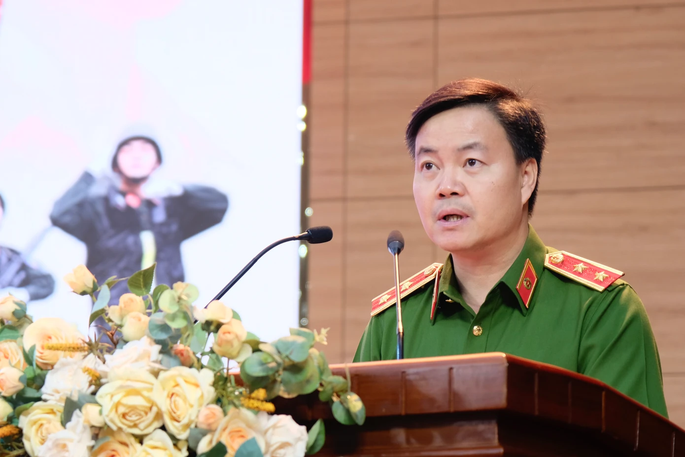 Trung tướng Nguyễn Ngọc Vân phát biểu chỉ đạo tại Lễ ra quân. Ảnh: Châu Linh