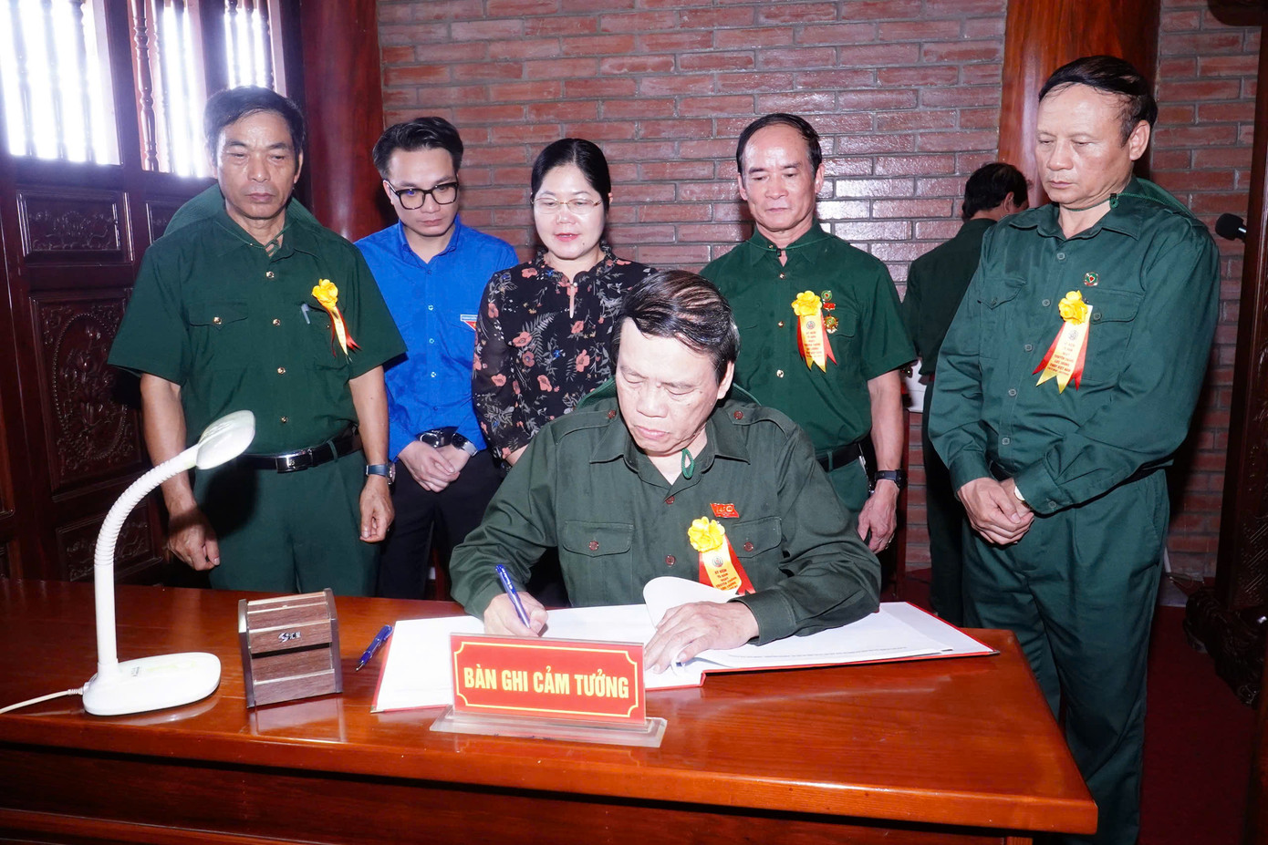 Các cựu thanh niên xung phong tham gia hoạt động về nguồn tại tỉnh Thái Nguyên nhân dịp kỷ niệm 75 năm Ngày truyền thống Lực lượng TNXP Việt Nam (15-7-1950 / 15-7-2025).