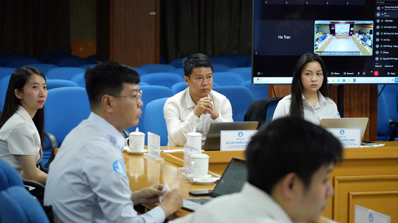 Các đại biểu tham dự hội nghị. Các đại biểu tham dự hội nghị.