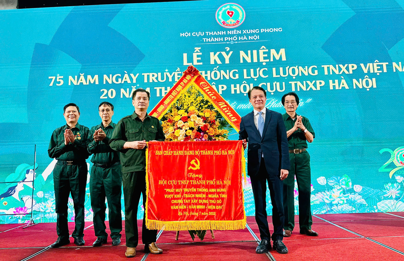 Hội Cựu thanh niên xung phong thành phố Hà Nội tổ chức Lễ kỷ niệm 75 năm Ngày truyền thống lực lượng thanh niên xung phong Việt Nam.